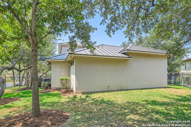 Image 28 of 31 For 7 Saxby