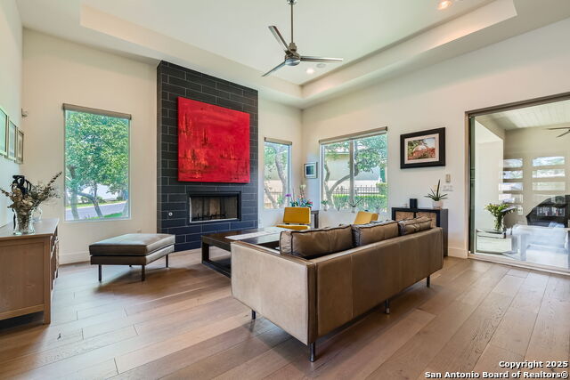 Image 5 of 31 For 7 Saxby