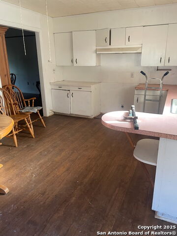 Image 2 of 18 For 411 Trevino S