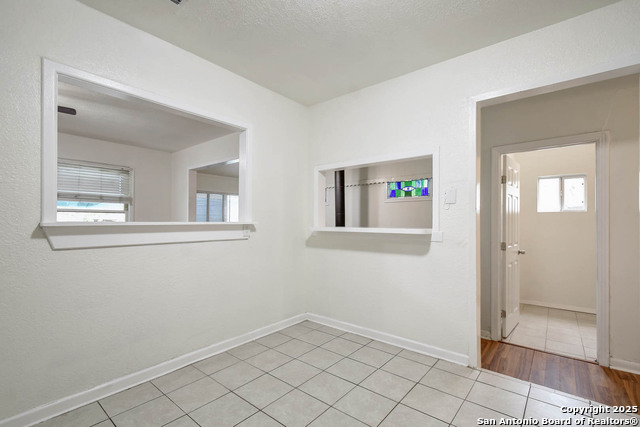 Image 9 of 26 For 127 Miami  