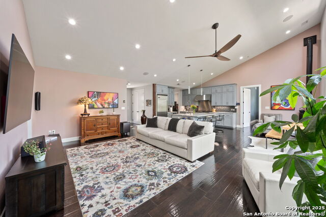 Listing photo id 9 for 172 Bluff