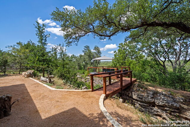 Listing photo id 20 for 172 Bluff