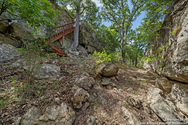 Listing photo id 22 for 172 Bluff