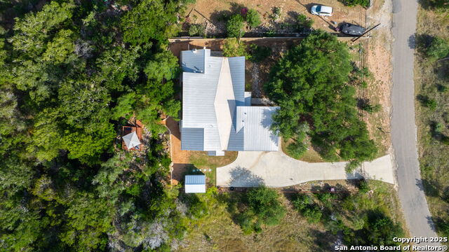 Listing photo id 23 for 172 Bluff