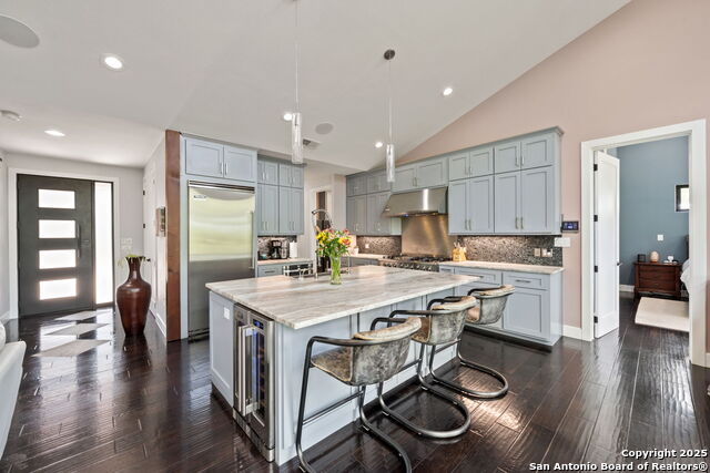 Listing photo id 7 for 172 Bluff