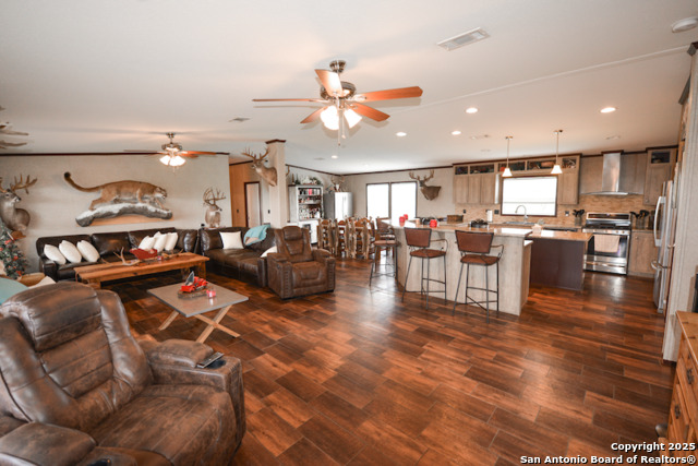 Image 18 of 42 For 00 Tbd