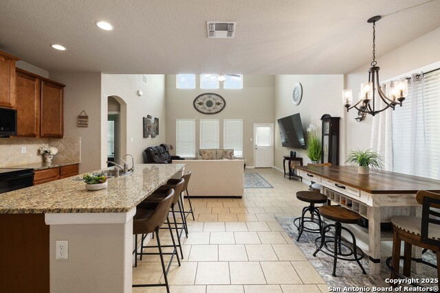 Listing photo id 3 for 10238 Midsummer Meadow