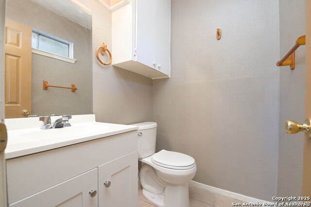 Listing photo id 14 for 5103 Witt