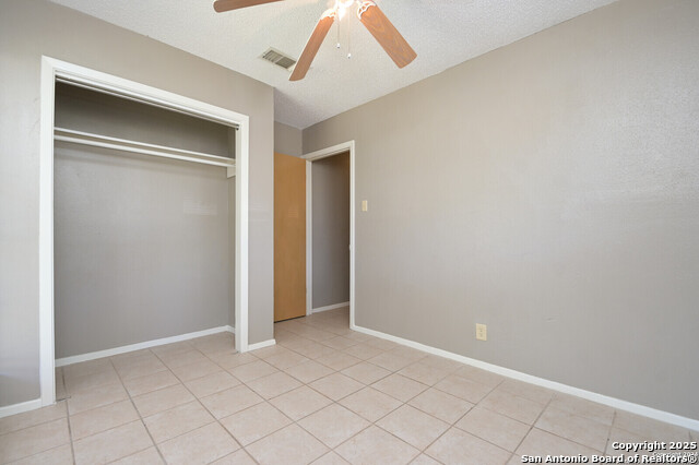 Listing photo id 18 for 5103 Witt
