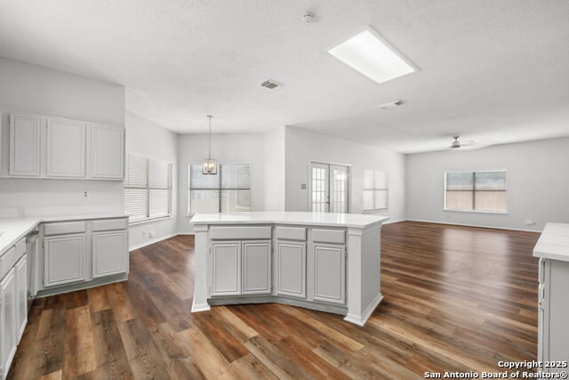 Listing photo id 9 for 9546 Wicklow