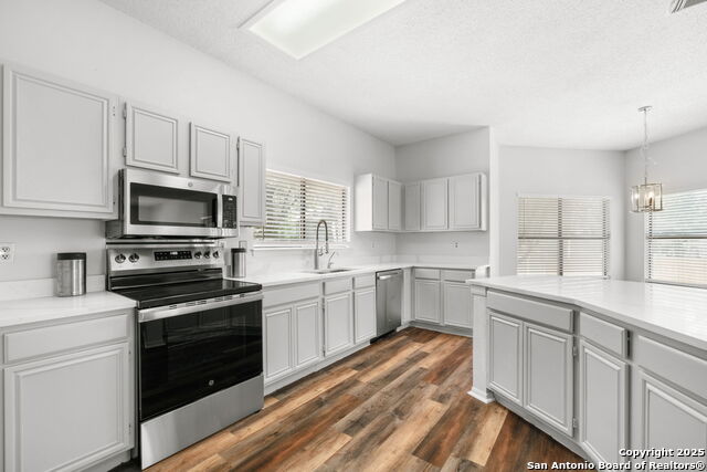 Listing photo id 5 for 9546 Wicklow
