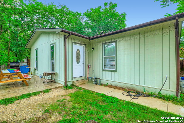Listing photo id 0 for 209 N Picoso St