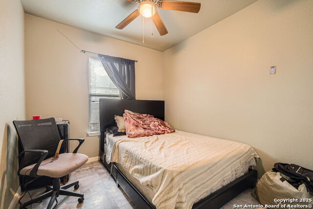 Listing photo id 5 for 209 N Picoso St