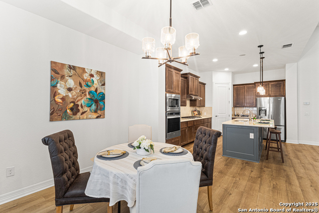 Listing photo id 14 for 23402 Grande Vista