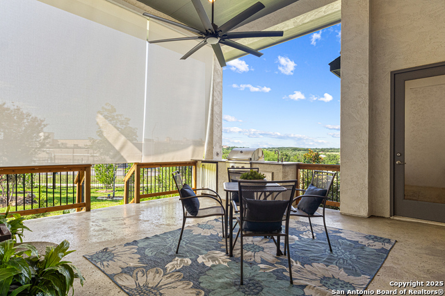 Listing photo id 26 for 23402 Grande Vista