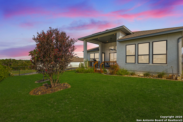 Listing photo id 27 for 23402 Grande Vista