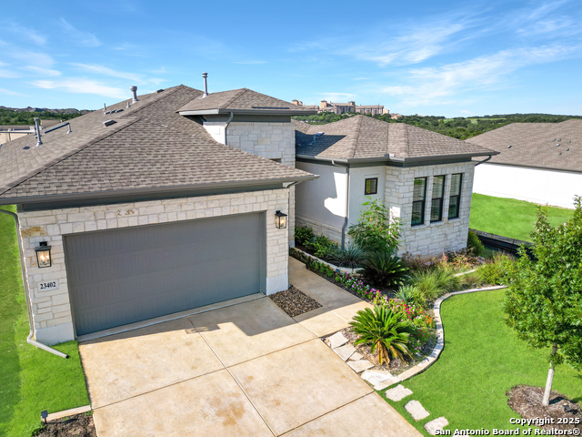 Listing photo id 1 for 23402 Grande Vista