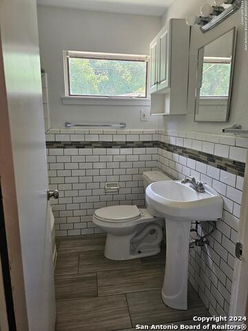 Image 5 of 12 For 303 Pilgrim Dr