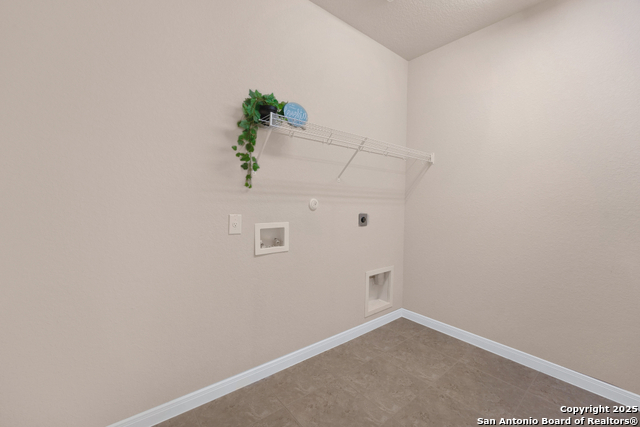 Image 18 of 24 For 8435 Angelina Parke