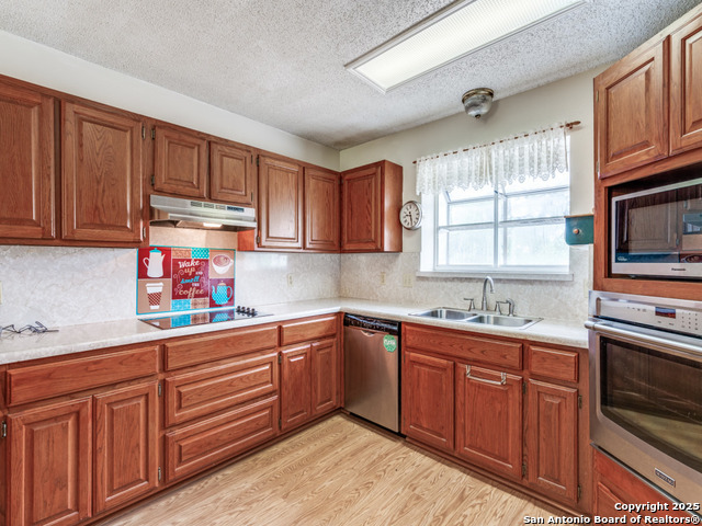 Listing photo id 9 for 1026 Eagle Creek