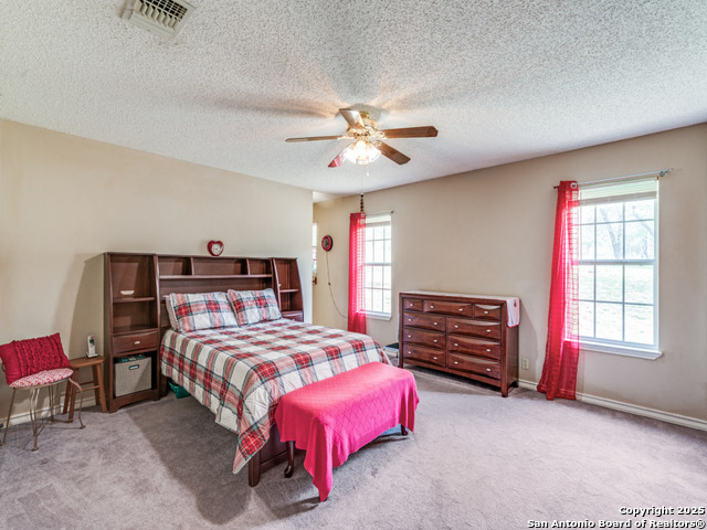 Listing photo id 13 for 1026 Eagle Creek