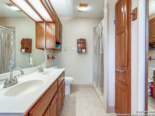 Listing photo id 15 for 1026 Eagle Creek