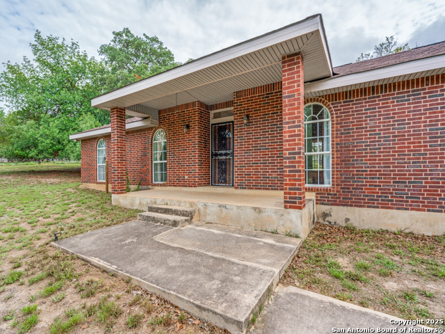 Listing photo id 0 for 1026 Eagle Creek