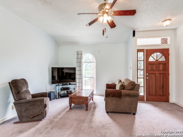 Listing photo id 4 for 1026 Eagle Creek