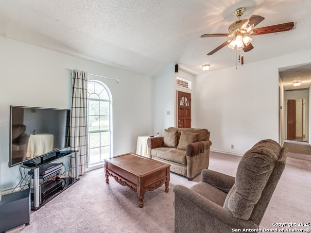 Listing photo id 5 for 1026 Eagle Creek