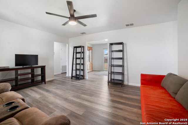 Image 4 of 28 For 309 Las Palomas