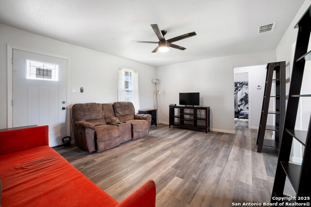 Image 5 of 28 For 309 Las Palomas