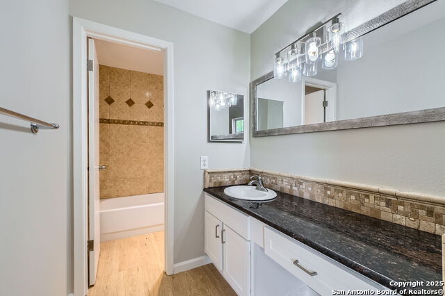 Listing photo id 15 for 7123 Winter Ridge
