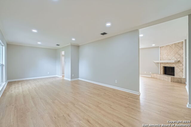 Listing photo id 4 for 7123 Winter Ridge