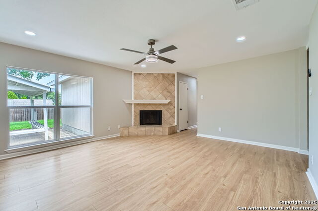 Listing photo id 5 for 7123 Winter Ridge