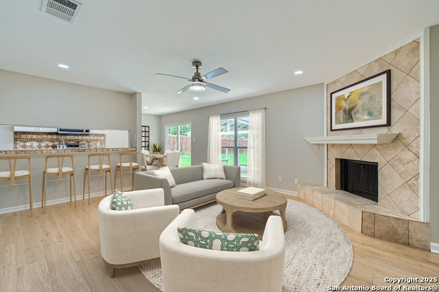 Listing photo id 7 for 7123 Winter Ridge