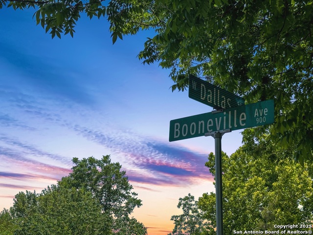 Details for 922 Booneville, New Braunfels, TX 78130