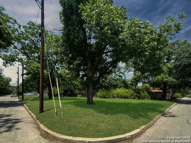 Image 3 of 21 For 922 Booneville