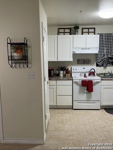 Listing photo id 0 for 391 Riverside Dr  19