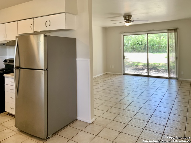 Image 10 of 27 For 4914 Chedder Dr