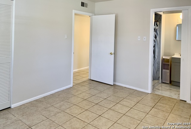 Image 14 of 27 For 4914 Chedder Dr