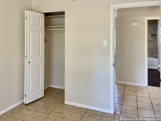 Image 18 of 27 For 4914 Chedder Dr