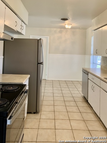 Image 4 of 27 For 4914 Chedder Dr