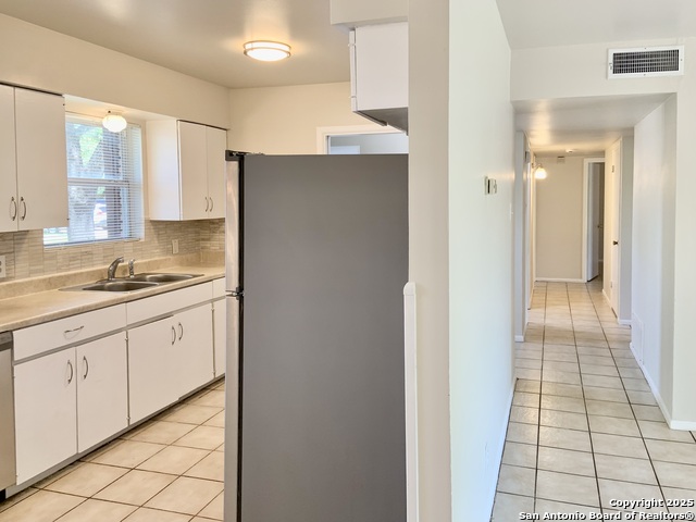 Image 7 of 27 For 4914 Chedder Dr