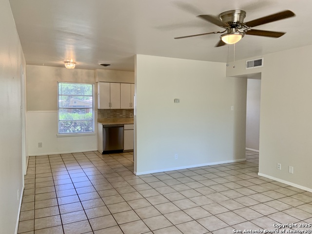 Image 9 of 27 For 4914 Chedder Dr