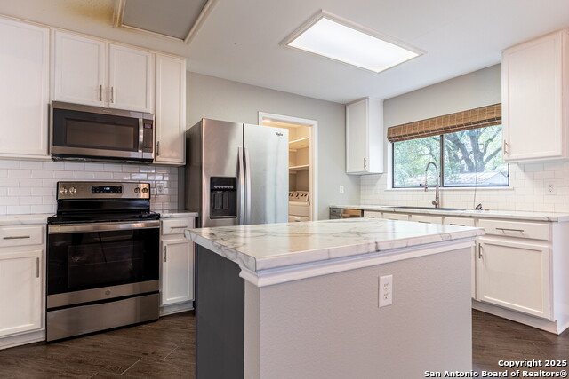 Image 11 of 28 For 6406 Maverick Oak