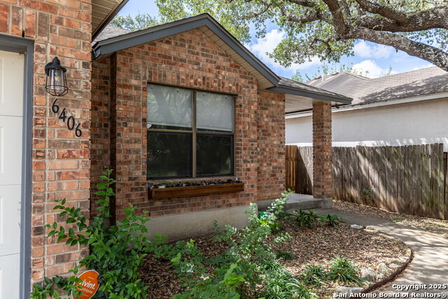 Image 3 of 28 For 6406 Maverick Oak