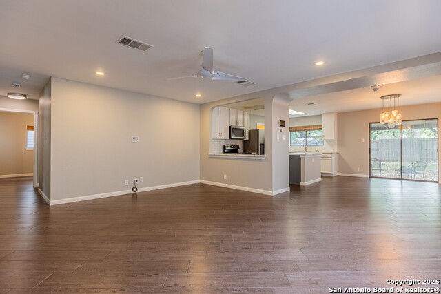Image 5 of 28 For 6406 Maverick Oak