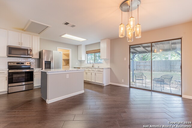 Image 8 of 28 For 6406 Maverick Oak