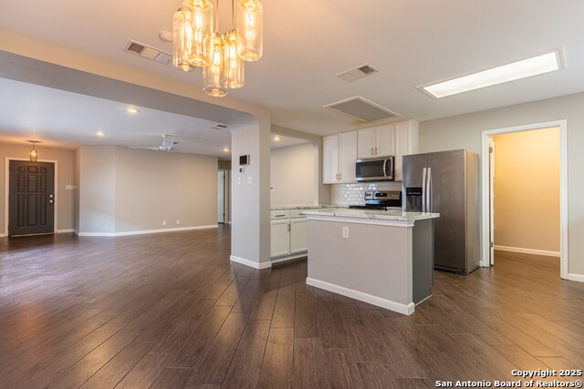 Image 9 of 28 For 6406 Maverick Oak