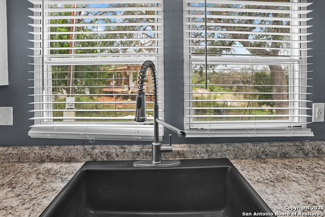 Image 10 of 27 For 154 Oak Lawn